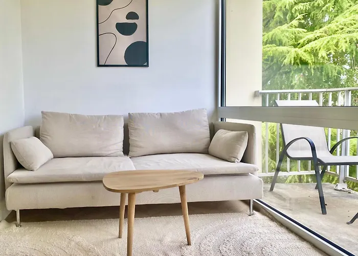 Scandinave Balcon Et Ascenseur Lägenhet *